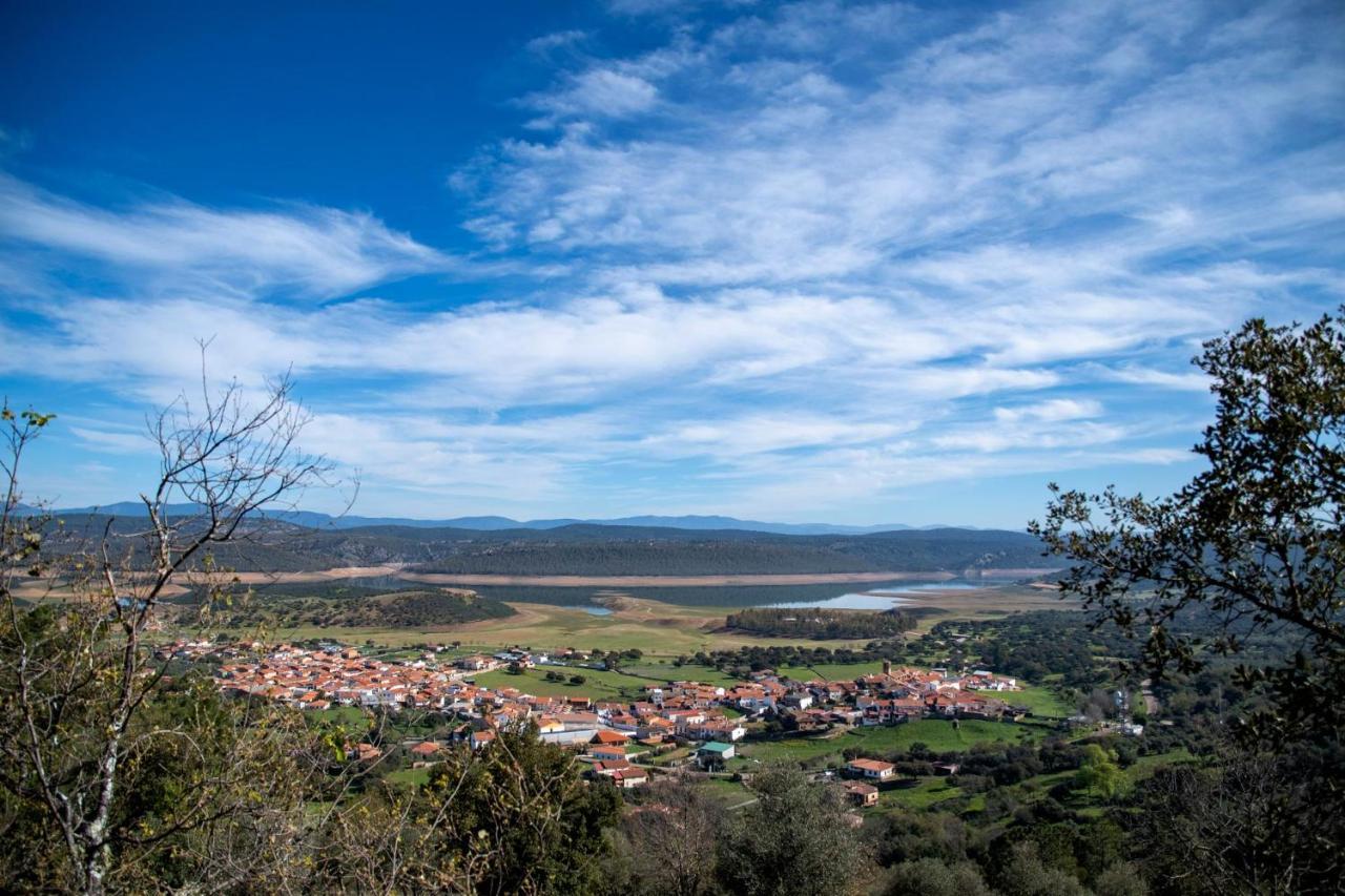 Apartamentos Rurales Helechosa, Las Tres Penas מראה חיצוני תמונה