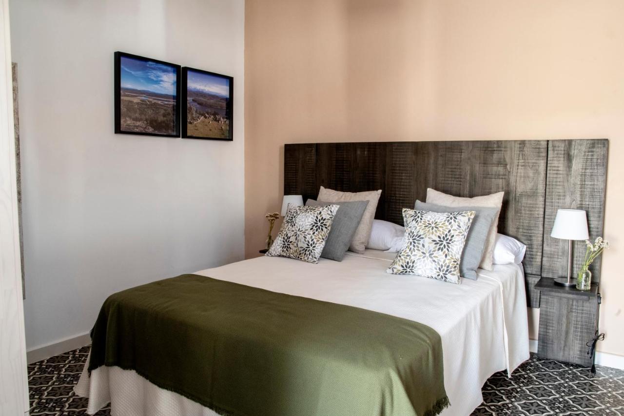 Apartamentos Rurales Helechosa, Las Tres Penas מראה חיצוני תמונה