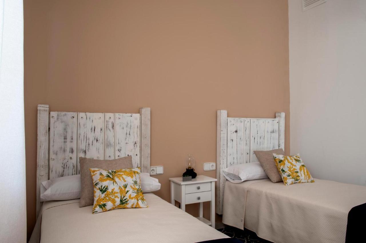 Apartamentos Rurales Helechosa, Las Tres Penas מראה חיצוני תמונה